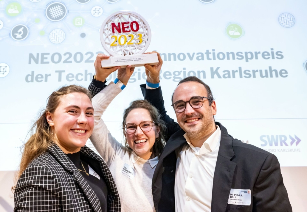 ARTIS-Uli Deck// 30.11.2023 - TechnologieRegion Karlsruhe -Preisverleihung NEO2023 „Innovative Materialien”. Für ihre innovative Oberflächentechnik für medizinische Implantate zeichnete die Jury die nanoshape GmbH mit dem NEO 2023 aus.