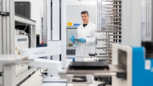 Hohe Automatisierung und hoher Durchsatz in der Molekülanalyse, die Stärke von Axxam in Mailand. Nun kommt aus Heidelberg noch klinische Daten-Expertise hinzu