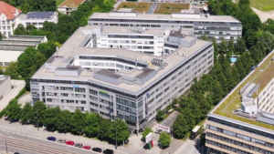 In der Münchner Grillparzerstraße gab es schon lange Biotech-Labore, gleich nebenan sitzt auch das bayerische Gesundheitsministerium. Nun zieht auch das erste Münchner BioLabs hier ein.