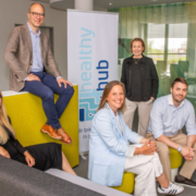 Die diesjährige Healthy-Hub-Jury (v.l.): Fabienne Knaub (mhplus), Dr. Elmar Waldschmitt (BIG), Christina Bernards (SBK), Christiane Heidrich (BIG) und Dr. Florian Brandt (IKK Südwest)