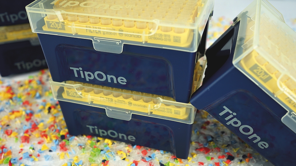 Starlab startet Verkauf der ersten TipOne-Racks aus recyceltem Laborkunststoff_1_CMYK Ein erster Pipettenspitzen-Ständer aus recyceltem Laborkunststoff