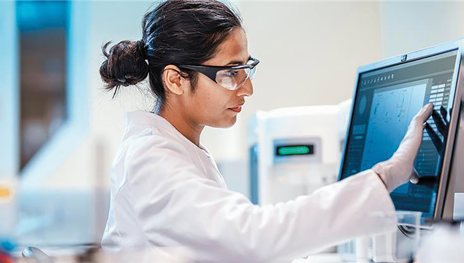 Pharmalex-3 Laborwissenschaftler überwachen die Einhaltung von Vorschriften.