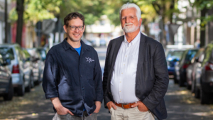 DiaMonTech-Co-Founder Thorsten Lubinski und Prof. Dr. Werner Mäntele