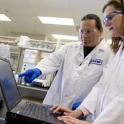 Genaues Hinschauen gehört zu den Stärken des Biotech-Pioniers Amgen aus Kalifornien (USA). Nun haben die US-Amerikaner Interesse an der Kölner Disco Pharma gefunden.