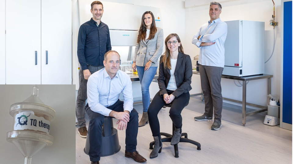 TQ Therapeutics-Team. CEO Christian Eckert (ganz rechts) verspricht sich viel von der Zellanreicherung in der TQ-Kassette (kleines Bild), die inline in einen extrakorporalen Blutkreislauf eingefügt werden kann