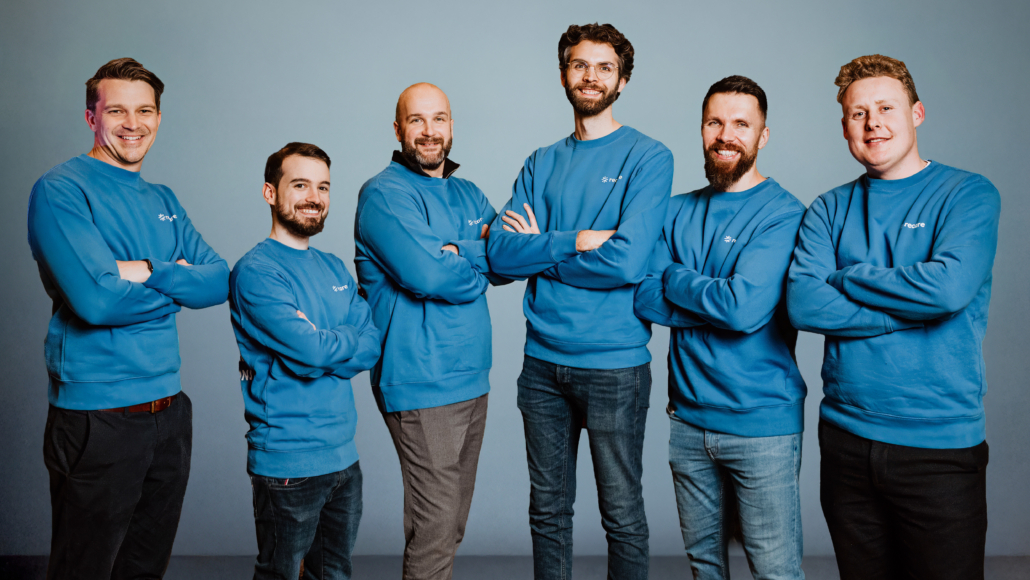 Recare Leadership Team (v.l.): Jono van Deventer (Interim Director of Product), Miguel Pereira (Director of Engineering), Christian Lenski (Director of Growth/Revenue), Christian Degenhardt (Director of Finance), Maximilian Greschke (CEO, Gründer), Moritz Küpper (Chief of Staff)