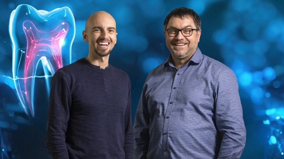 CEO Pierre Tangermann (links) und CSO Dr. Mirko Buchholz haben eine Zahnpasta entwickelt, die ein mächtiges Medienecho erzeugte.