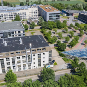 Luftbild des Science Campus Braunschweig-Süd; vorne links im Bild das Gebäude, in dem die AveThera GmbH die GMP-Herstellung betreiben wird