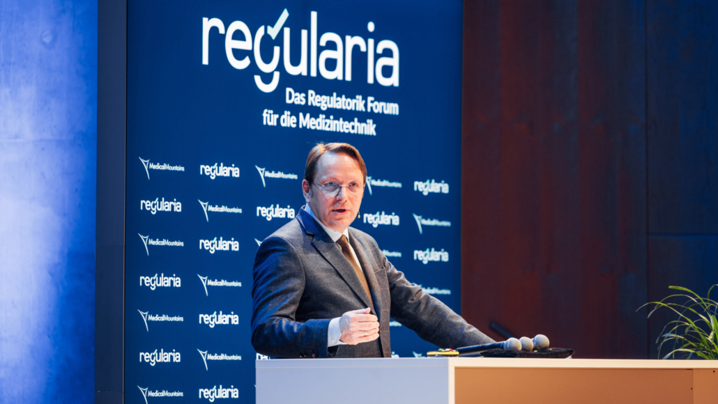 Olivér Várhelyi erhielt für seine Keynote bei der regularia viel Applaus.