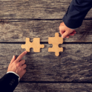 mtz.de_Puzzleteile_zusammenfuegen