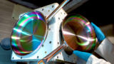 Zwar noch kein Medizinprodukt, aber es geht in die richtige Richtung: Entwicklung eines magnetischen Warenträgers für die Pfannenbeschichtung mit PLASLON®
