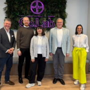 Aus den USA neu in Berlin gelandet. Team Phinomcs im Bayer Co.Lab: Guido Mathews, Phinomics; Simon Cladders, Bayer; Massa Shoura, Phinomics (CEO); Stephen Levene, Phinomics; Ruth Shah, Bayer