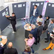 Bei einer Vernetzungsveranstaltung bringt das LZM Gründergeist, Wissenschaft und Wirtschaft zusammen.